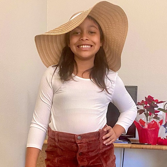 GHeart Floppy Junior or Young Women’s Tan and White SunHat - Picture 4 of 4